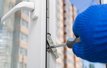 Ремонт и замена фурнитуры